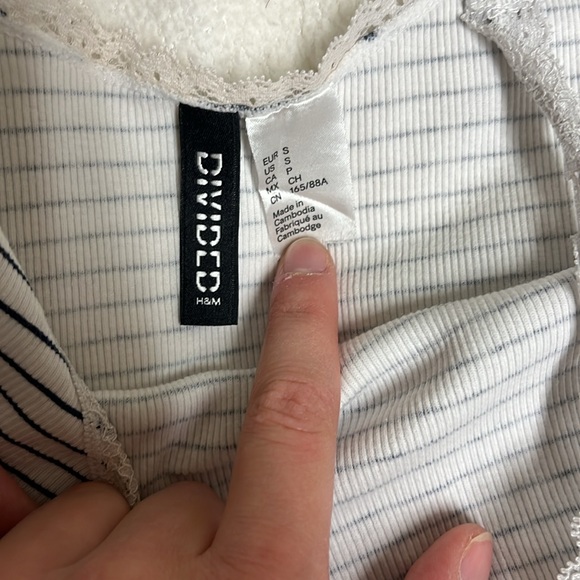 Striped crop lace tank top size small - Picture 3 of 3